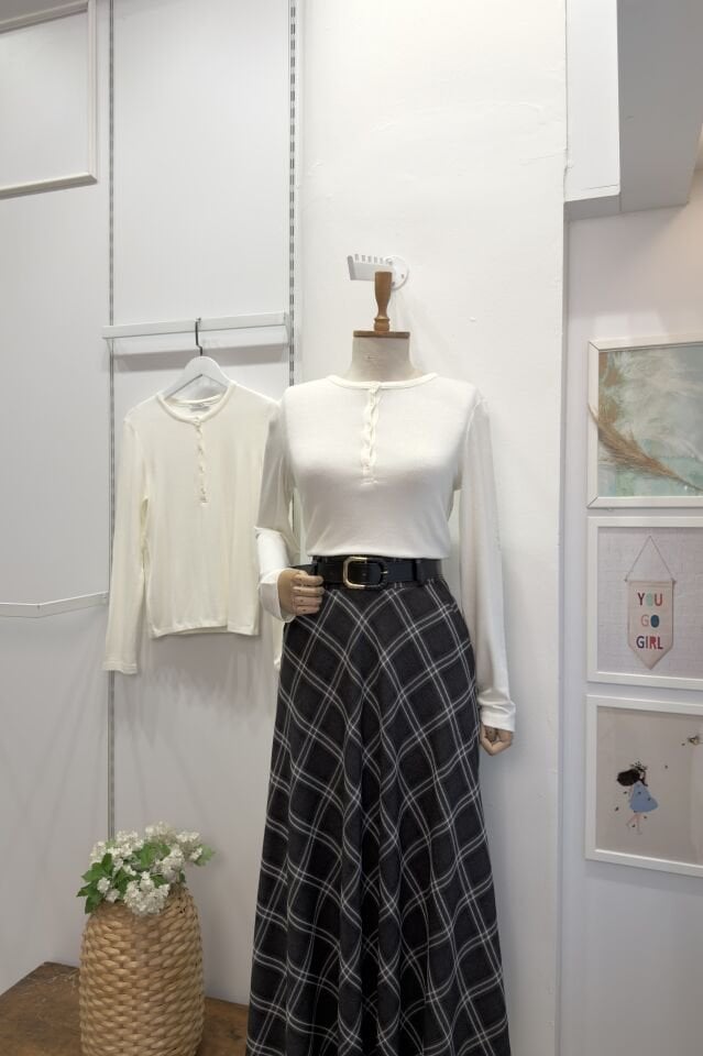 Ekru Düğmeli Blair Triko Bluz