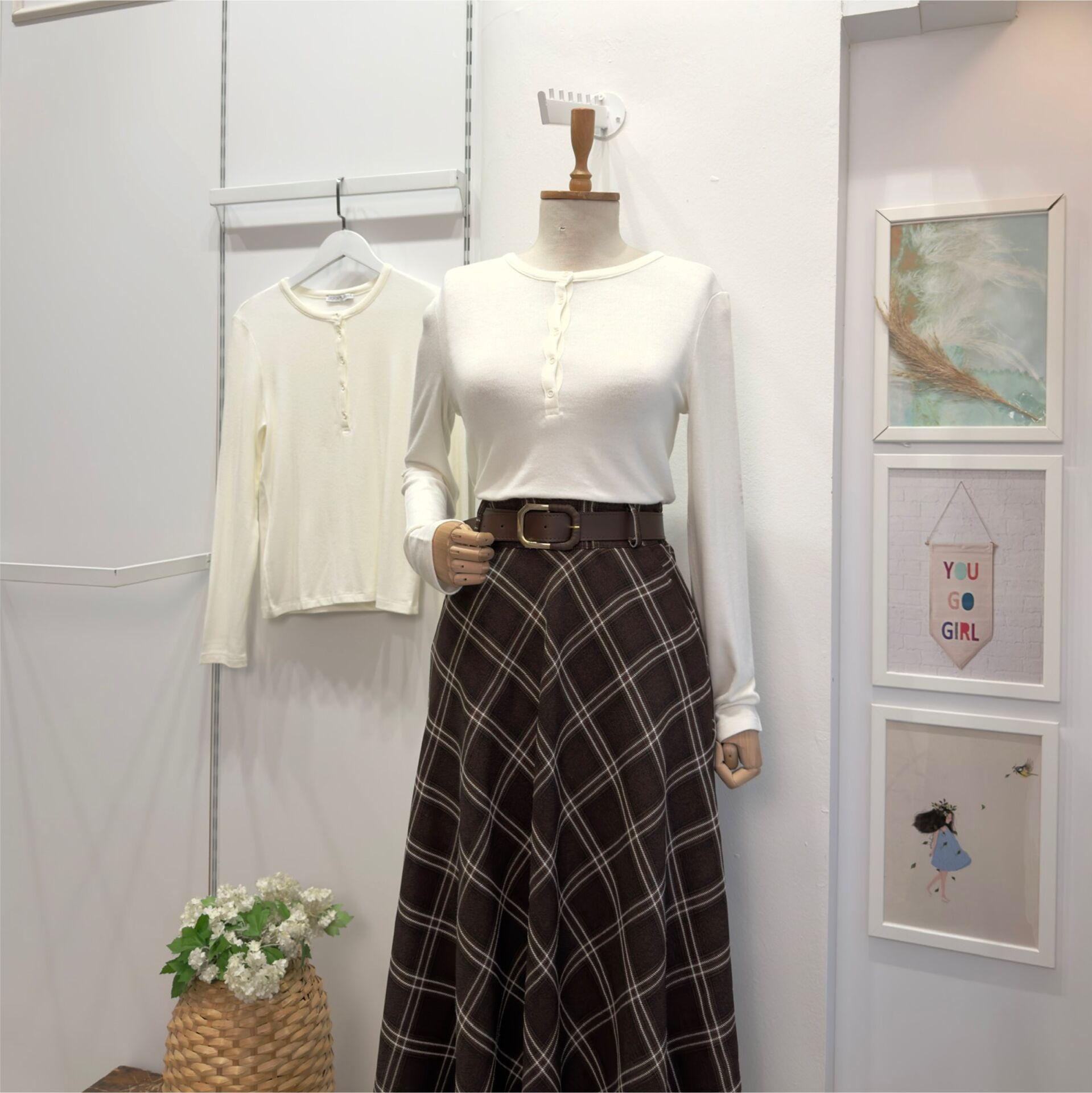 Ekru Düğmeli Blair Triko Bluz