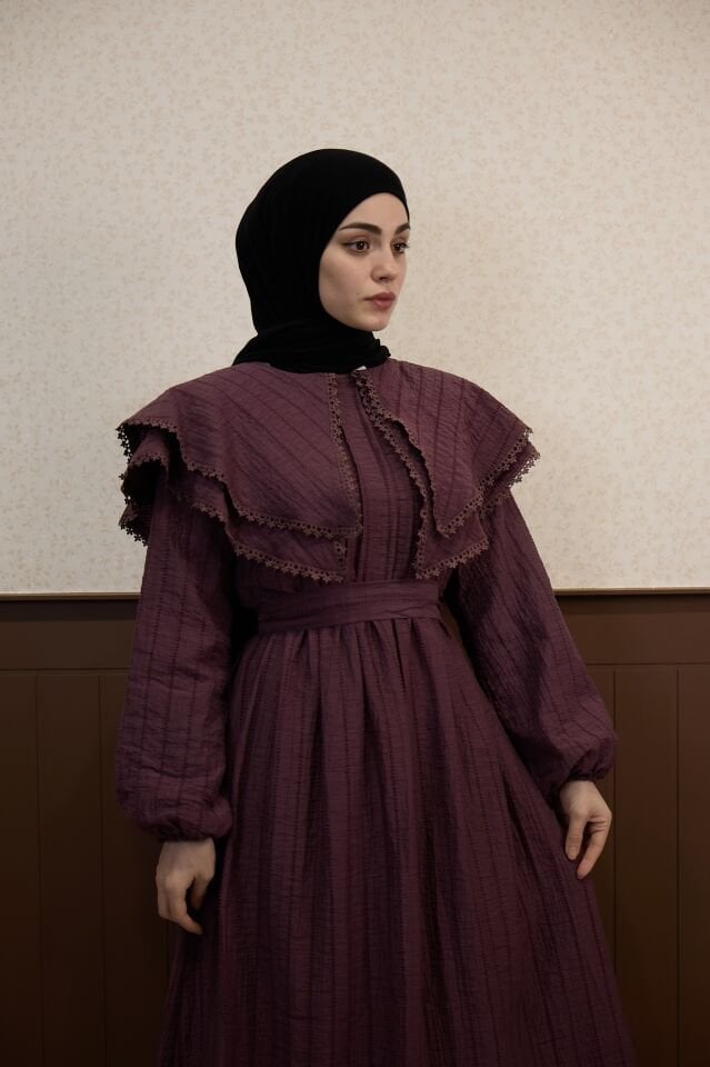 Mürdüm Pelerin Yakalı Elbise