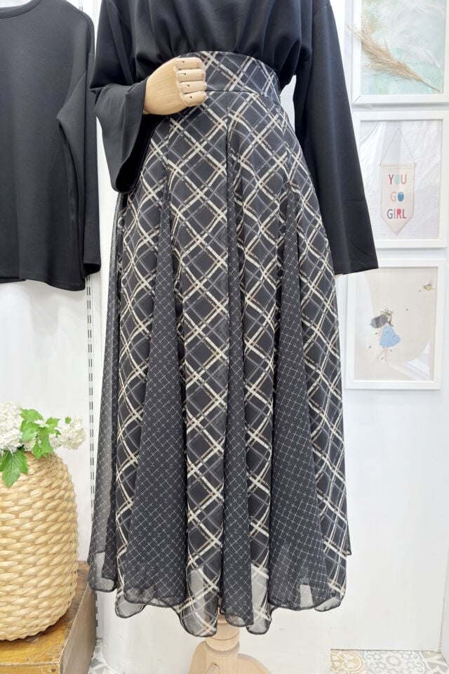 Siyah Ekose Desenli Formel Şifon Etek