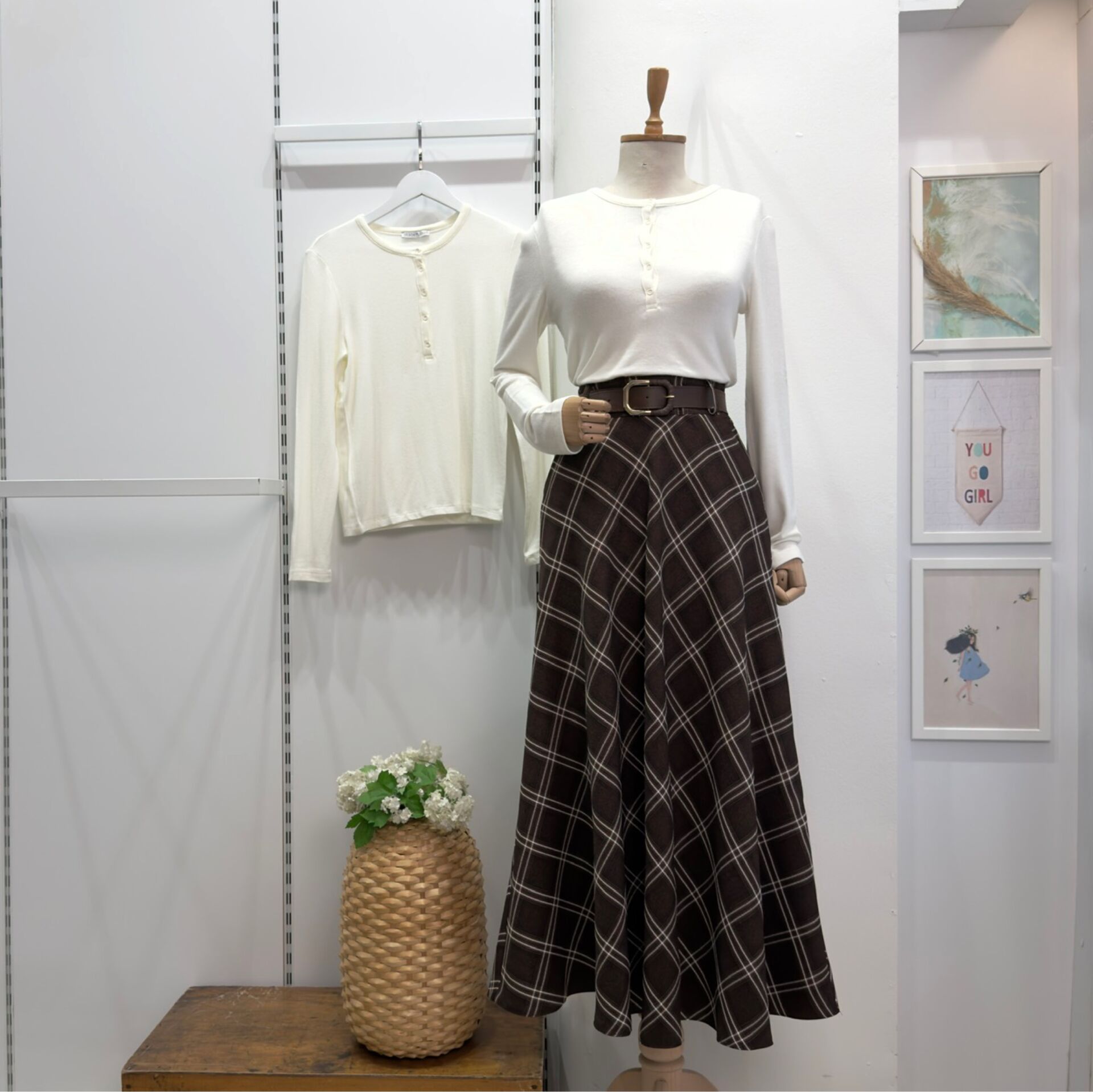 Kahverengi Kemer Detaylı Ekoseli Notes Etek