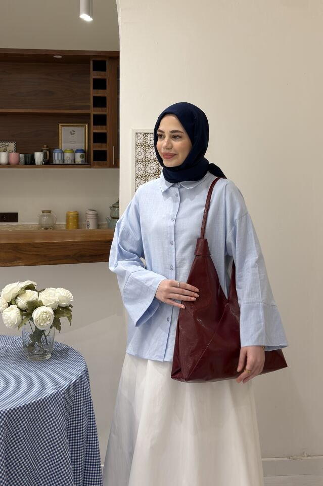 Mavi Sırt Düğme Detaylı Keten Gömlek