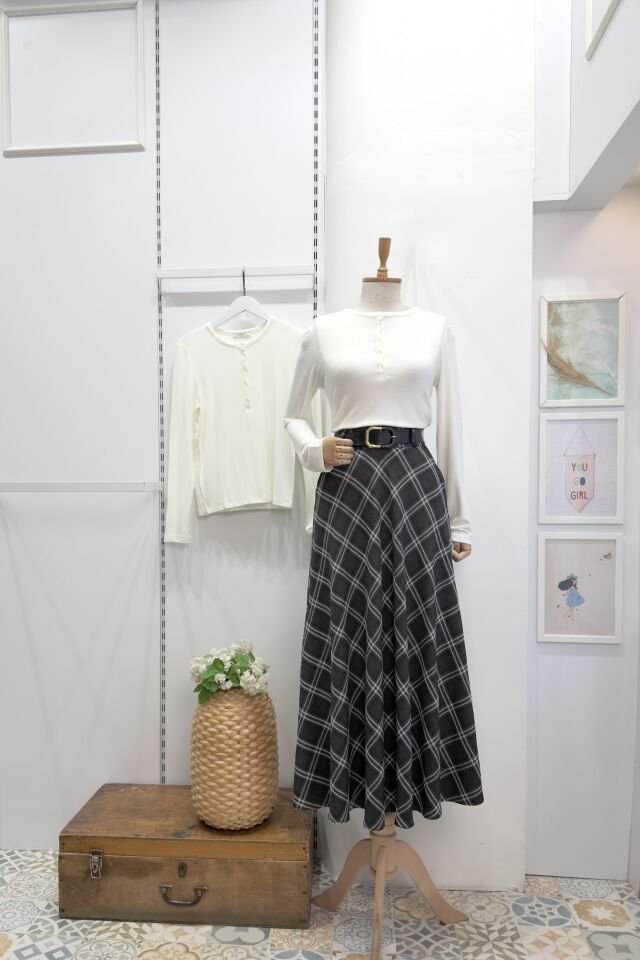 Siyah Kemer Detaylı  Ekoseli Notes Etek