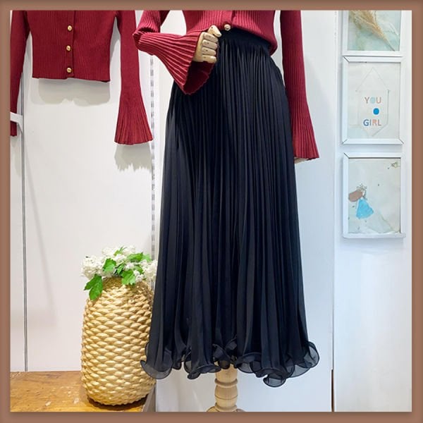 Siyah piliseli şifon etek