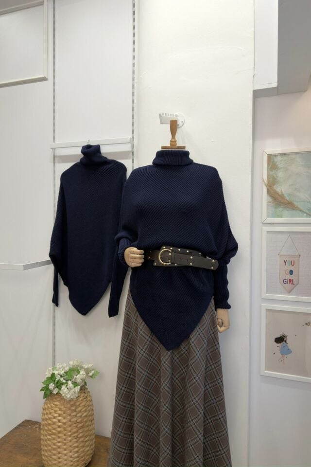 Lacivert Asimetrik Kesim Triko Kazak