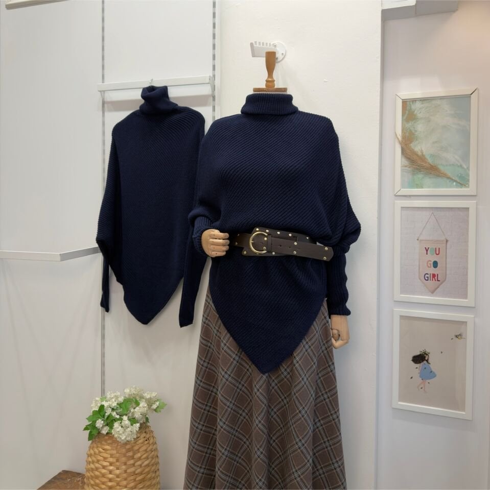 Lacivert Asimetrik Kesim Triko Kazak