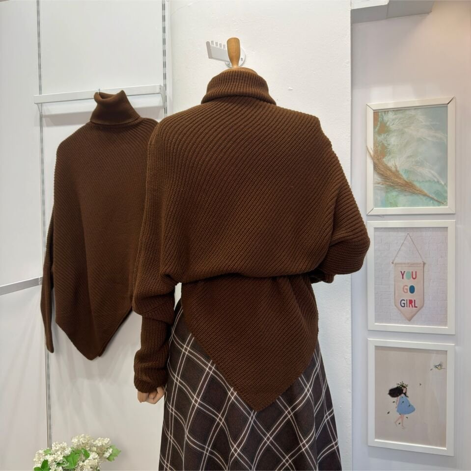 Kahverengi Asimetrik Kesim Triko Kazak