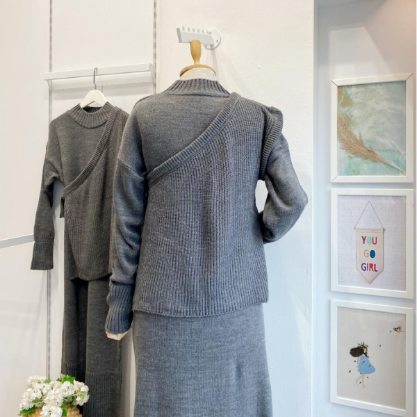 GRİ SÜVETERLİ TRİKO ELBİSE