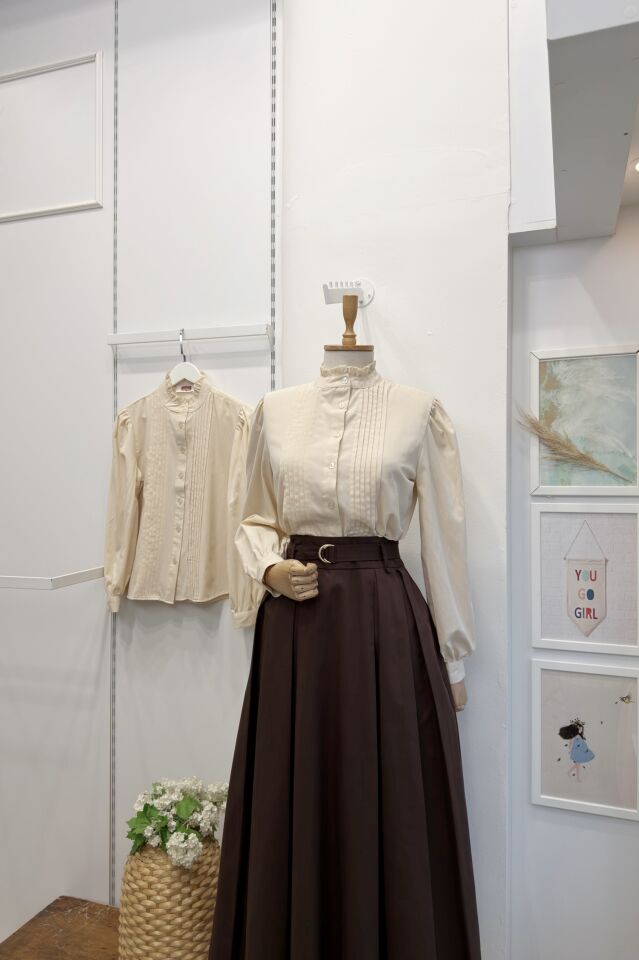 Krem Hakim Yaka Nervür Dikişli Poplin Gömlek