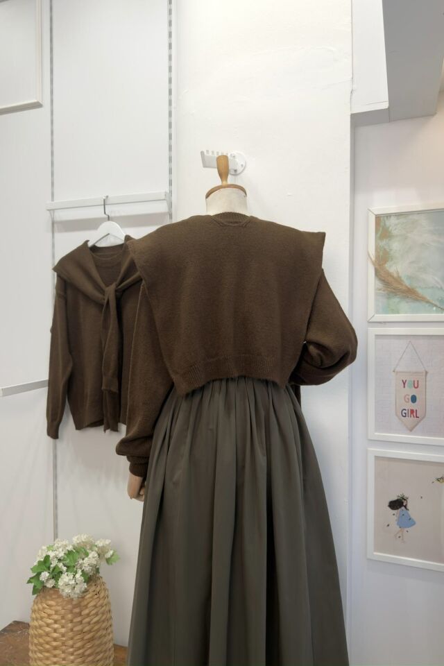 Omzu Şal Detaylı Kahverengi Yumuşak Dokulu Kazak