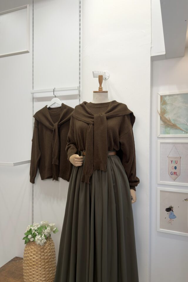 Omzu Şal Detaylı Kahverengi Yumuşak Dokulu Kazak