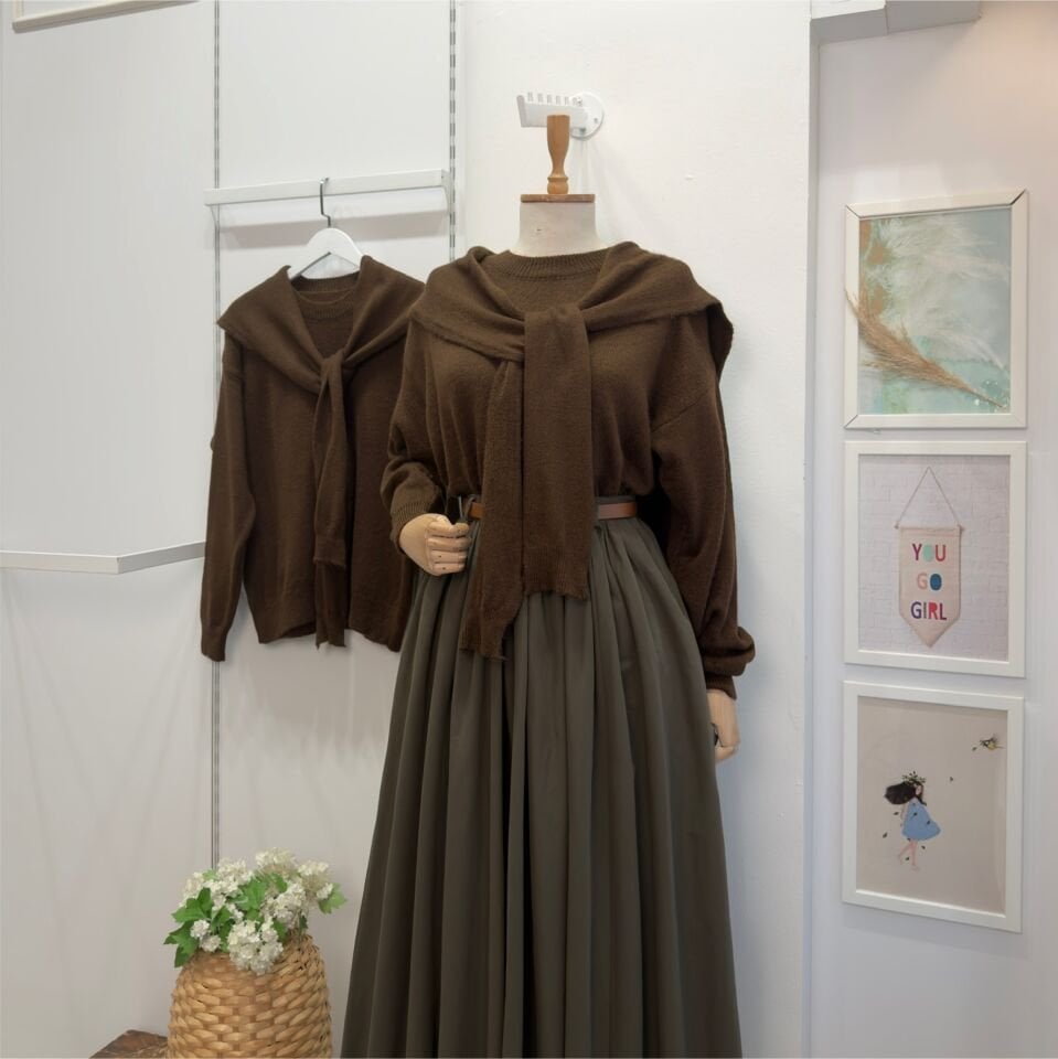 Omzu Şal Detaylı Kahverengi Yumuşak Dokulu Kazak