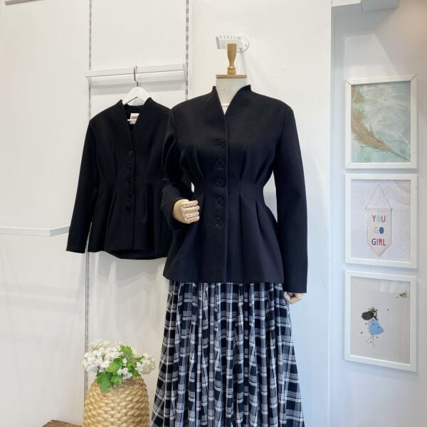 Siyah Orkide Model Kaşe Ceket