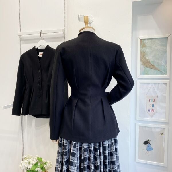 Siyah Orkide Model Kaşe Ceket