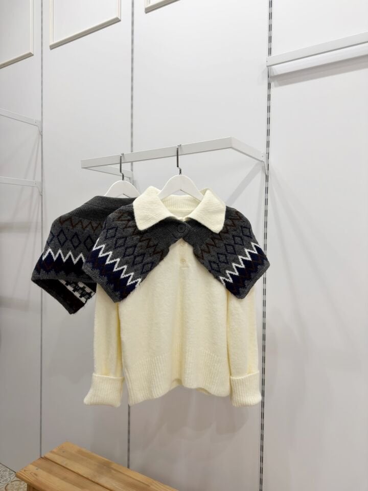 Gri Desenli Triko Yaka