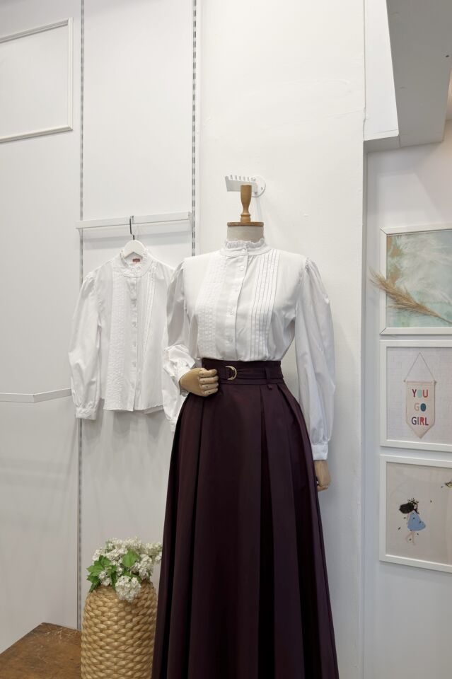 Beyaz Hakim Yaka Nervür Dikişli Poplin Gömlek