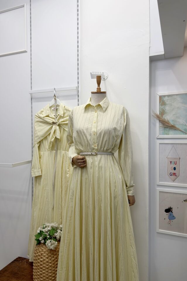 Sarı Şal Aksesuarlı Çizgili Elbise