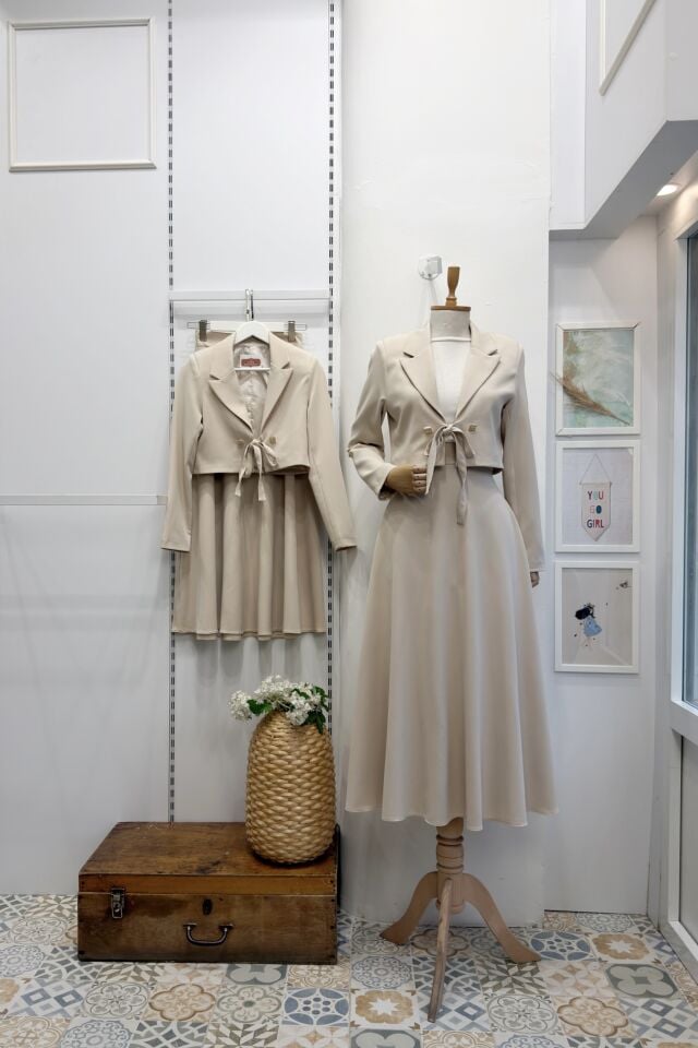 Krem Ceketli Noire Takım