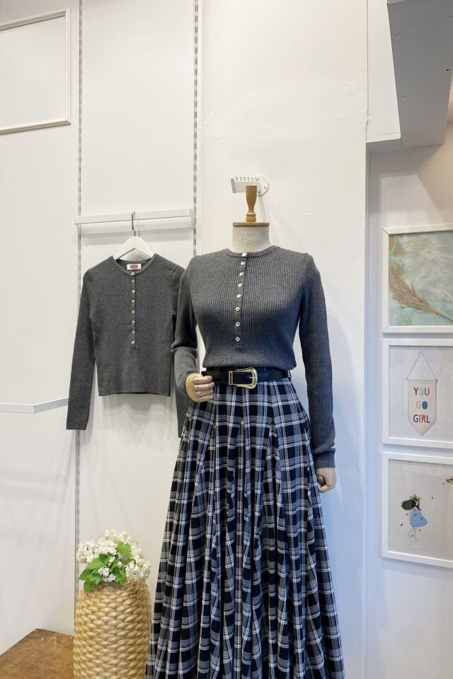 Gri Yünlü Düğmeli Triko Kazak