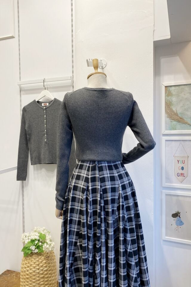 Gri Yünlü Düğmeli Triko Kazak