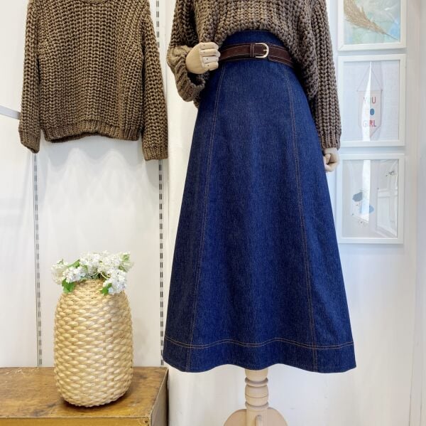 Süet Kemer Detaylı Lacivert Perline Kot Etek