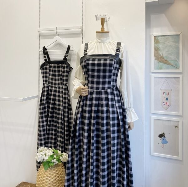 Siyah Ekose Desenli Deri Detaylı Jile