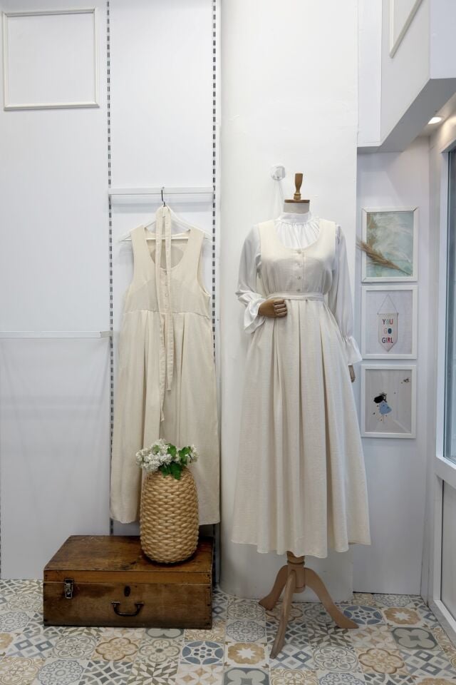 Krem Önü Düğmeli Keten Jile