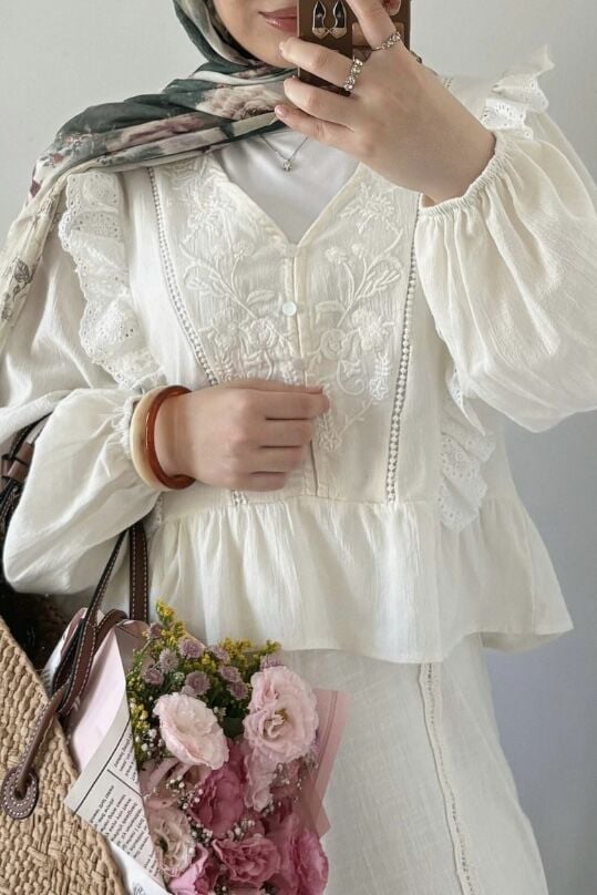 Faya Girls x Beyaz İşlemeli Esquer Keten Gömlek