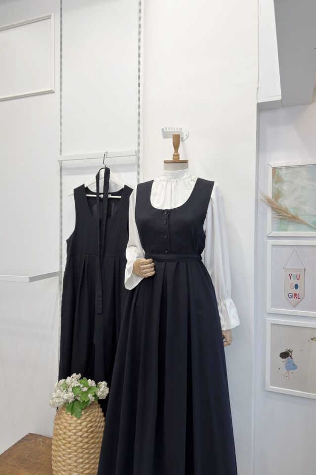 Siyah Önü Düğmeli Keten Jile