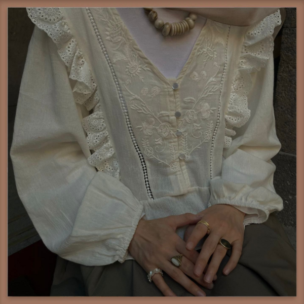 Faya Girls x Krem İşlemeli Esquer Keten Gömlek