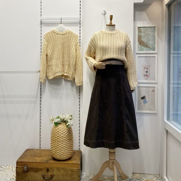 Süet Kemer Detaylı Kahverengi Perline Kot Etek