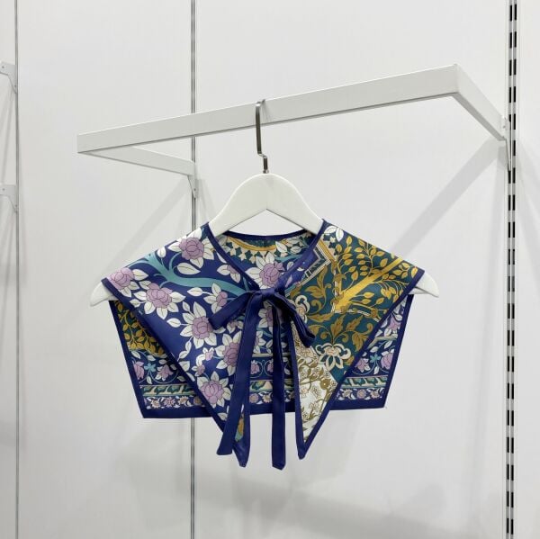 Alaca Desenli Muse Yaka